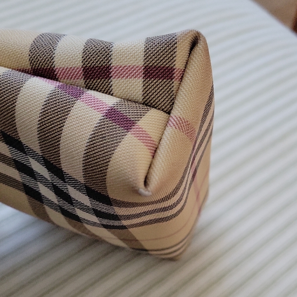 Burberry Classic Check Zip Pouch in Beige and Black - Picture 4 of 11